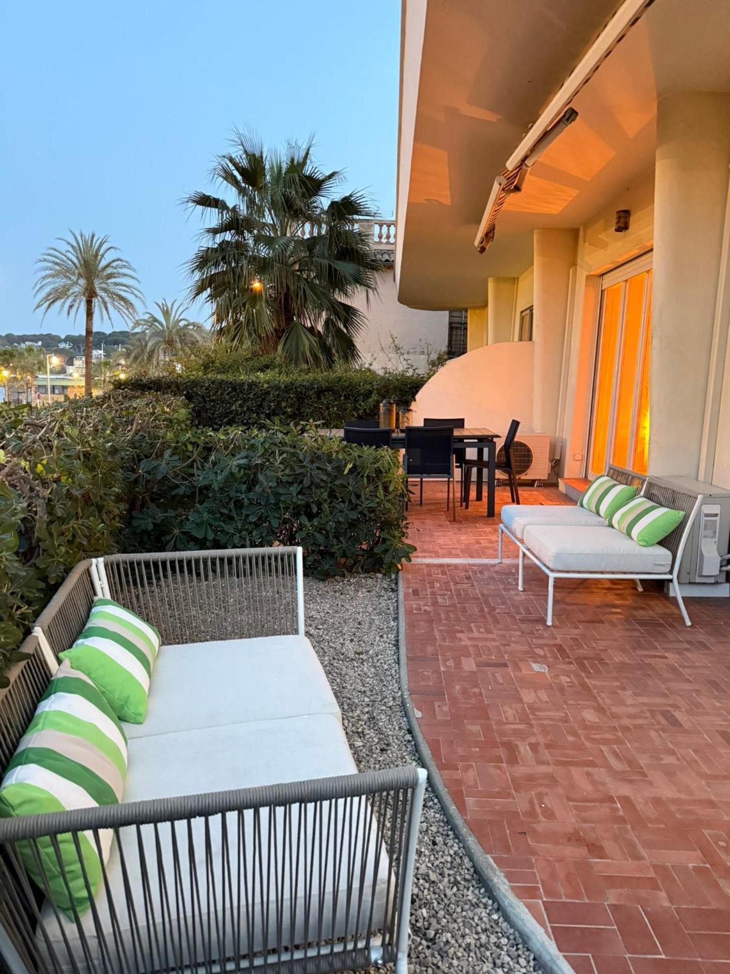 Apartment Large Luxury With Garden View Over The Ocean Antibes
