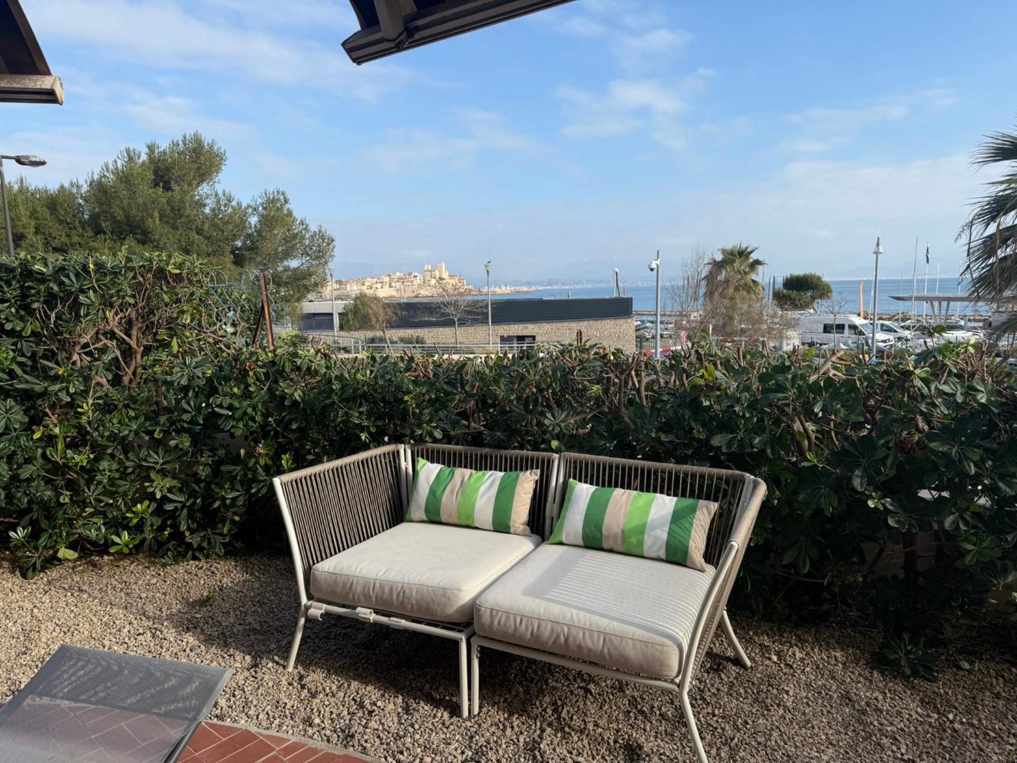 Large Luxury With Garden View Over The Ocean *