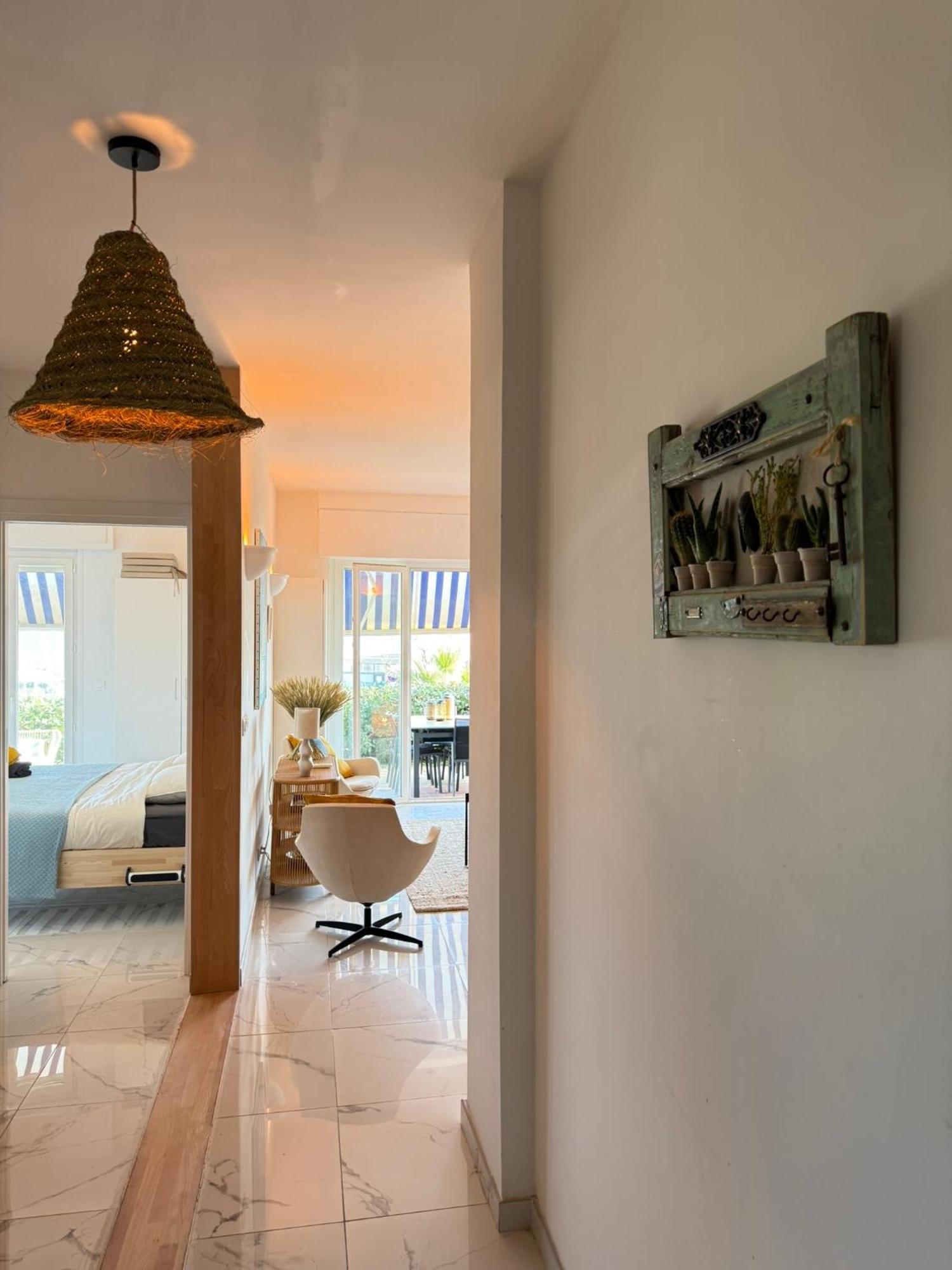 Apartment Large Luxury With Garden View Over The Ocean Antibes